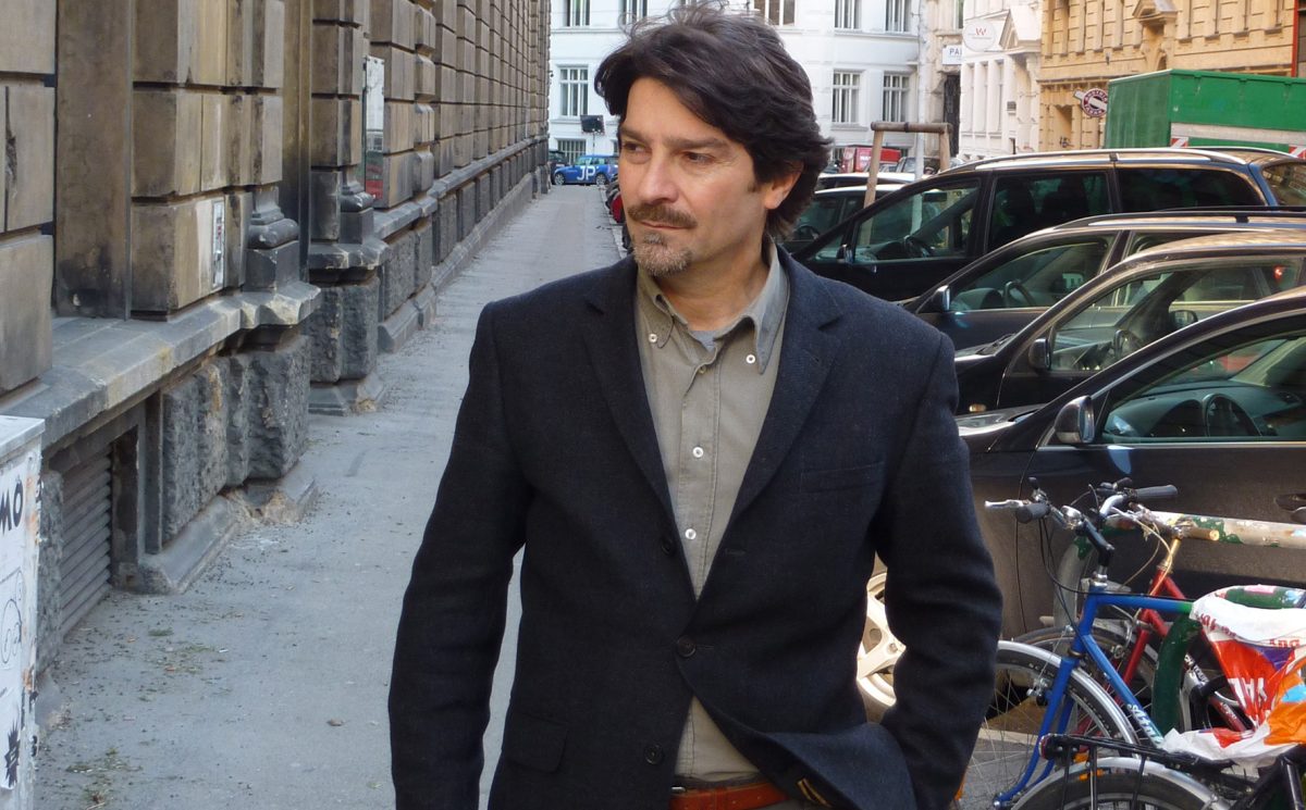 Age de Carvalho, poeta brasileiro
