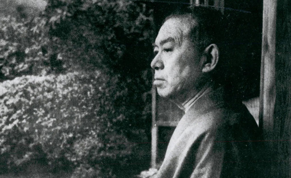 O escritor japonês Junichiro Tanizaki