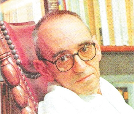 O poeta José Paulo Paes, autor de Escola