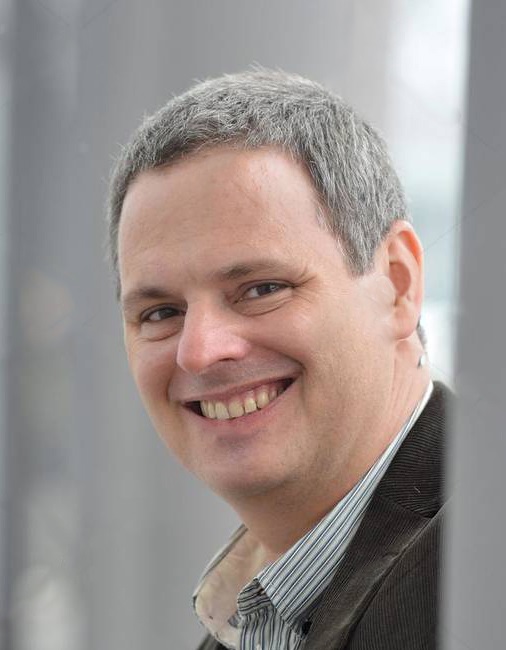 Ronaldo Wrobel, autor de O romance inacabado de Sofia Stern.