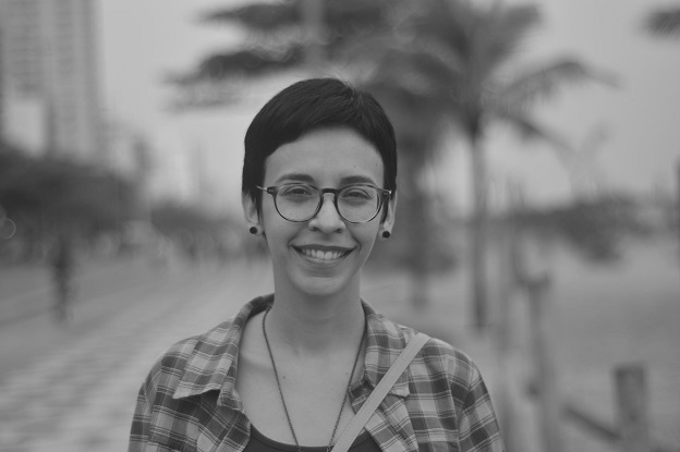 Roberta Tostes Daniel, autora de Ainda ancora o infinito