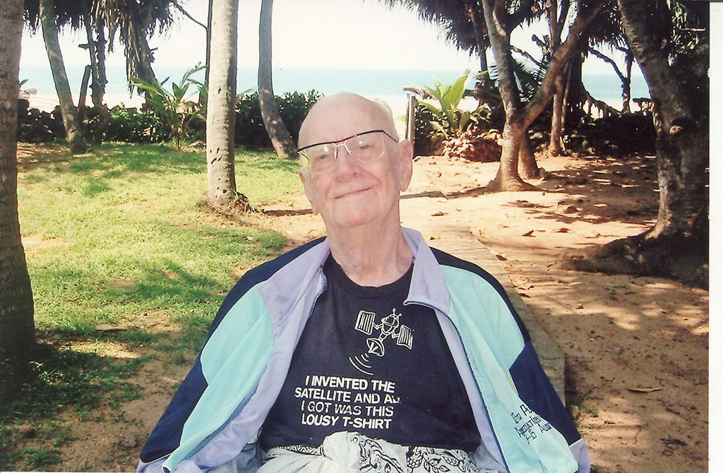 Arthur C. Clarke: gênio da ficção científica, morreu aos 90 anos.