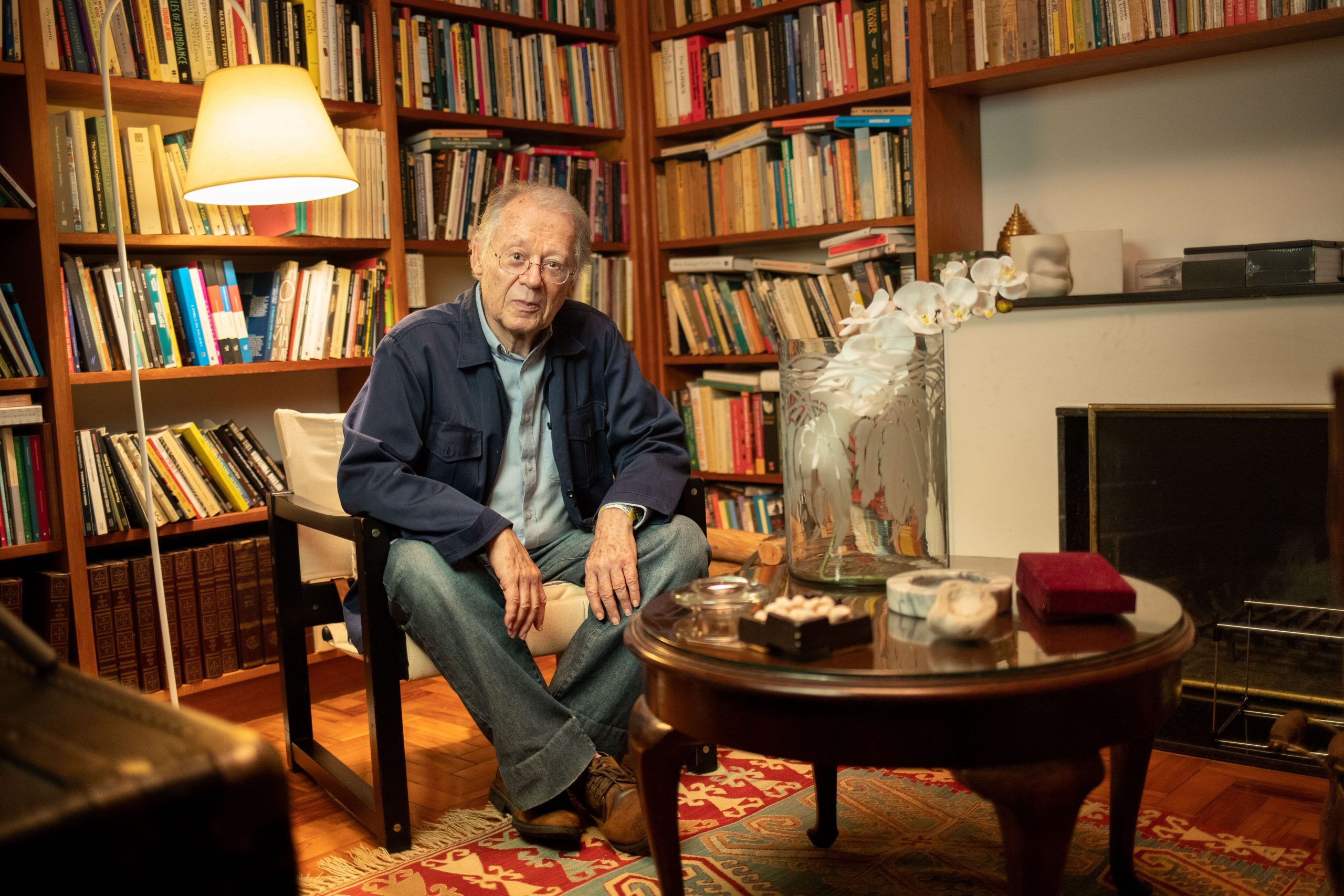 Roberto Schwarz, poeta e crítico literário